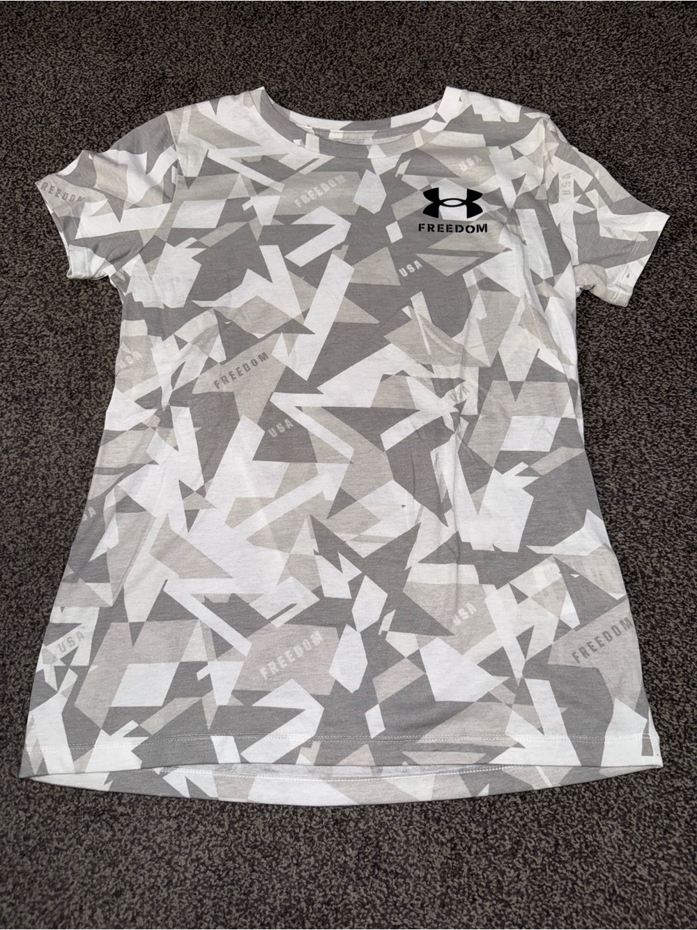 Under Armour Freedom USA Gray Camo Graphic T-Shirt Women’s XS